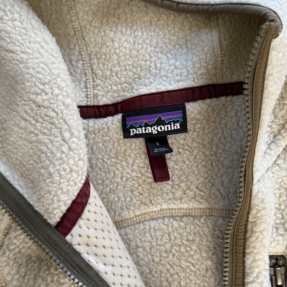 Patagonia Women’s Retro Pile Fleece Hoodie size Small - Picture 2 of 3